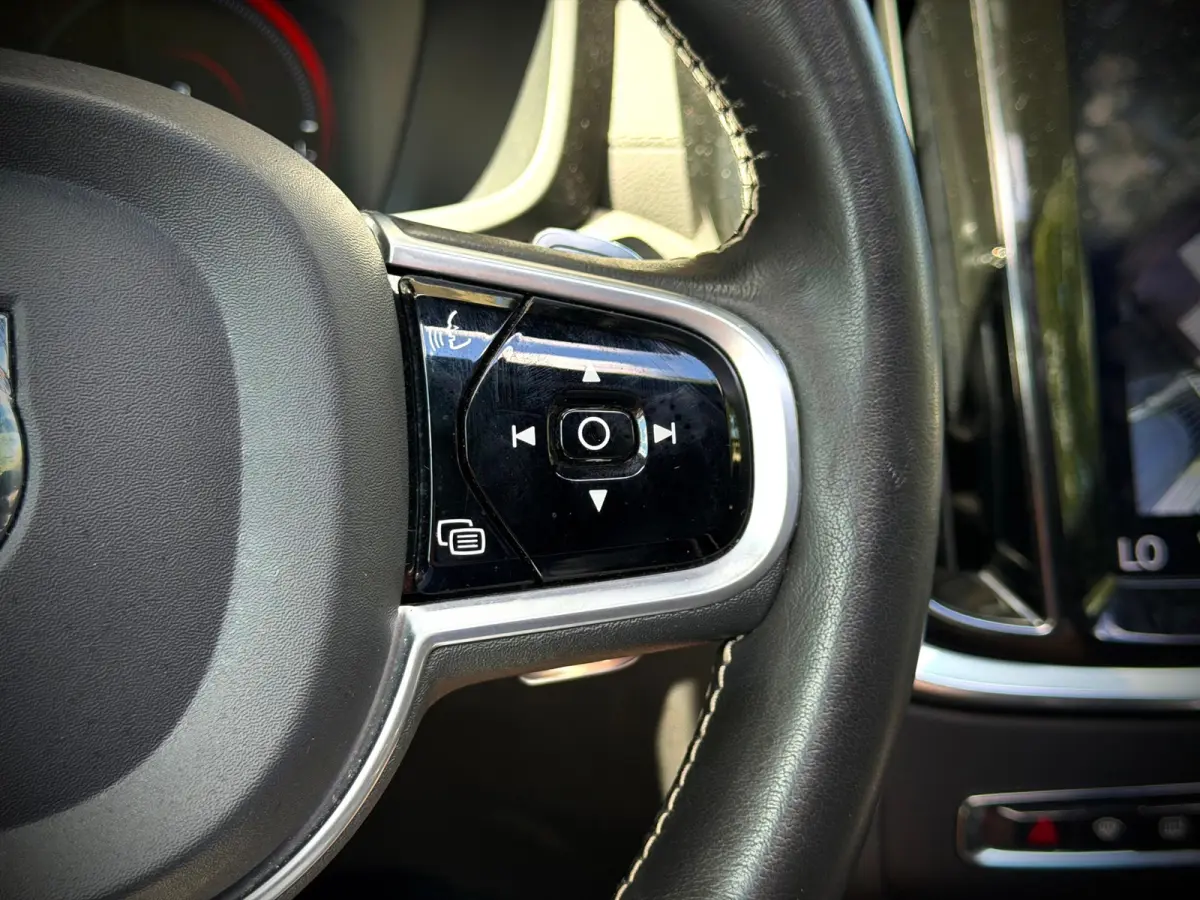 2.0 T8 AWD Polestar Engineered | PANO | LEER | LED | CARPLAY |