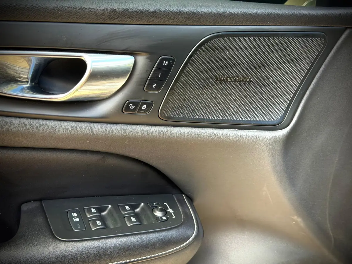 2.0 T8 AWD Polestar Engineered | PANO | LEER | LED | CARPLAY |