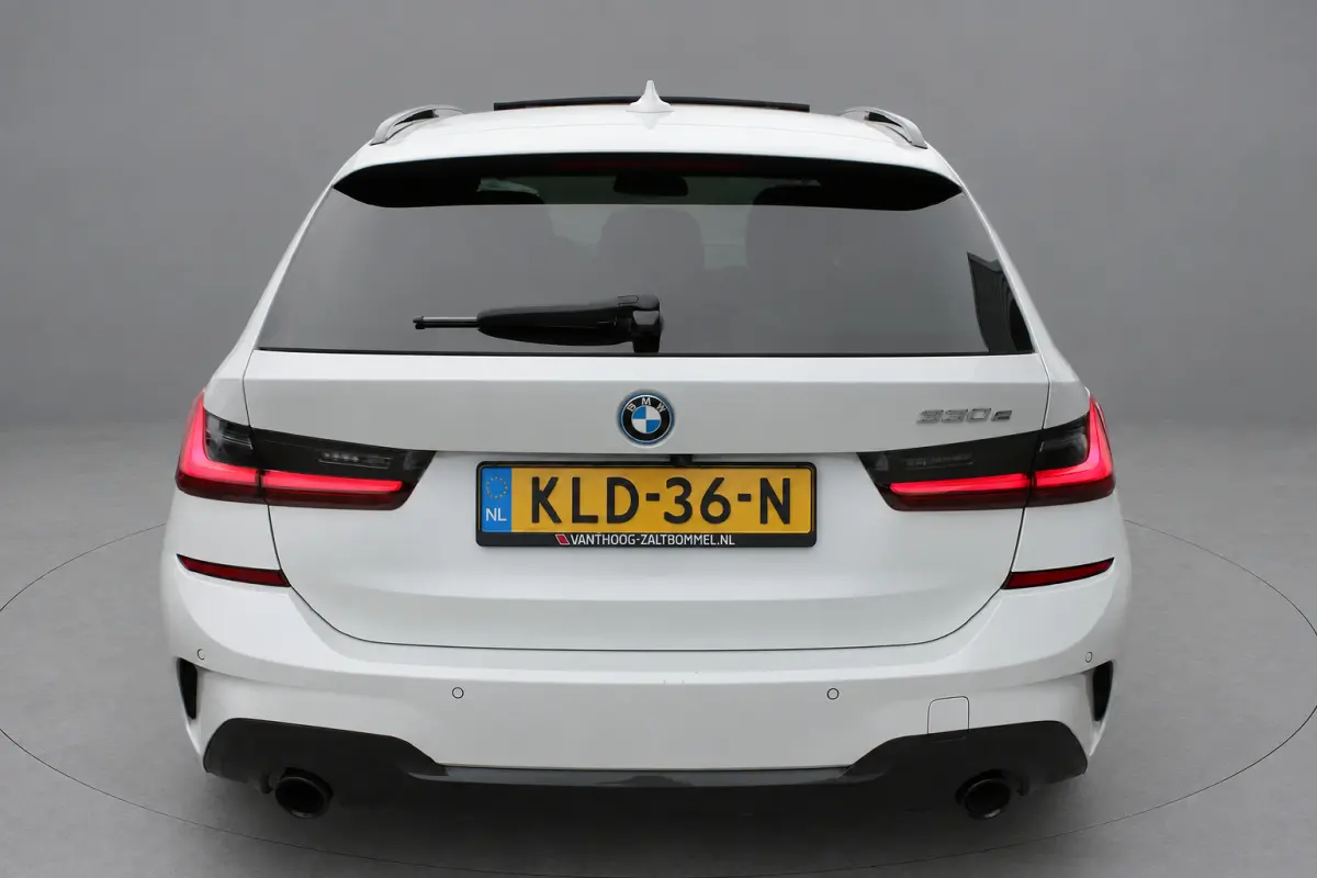 330e High Executive M-SPORT SHADOW PANORAMADAK MEMORY 360-CAMERA KEY-LESS CARPLAY TREKHAAK