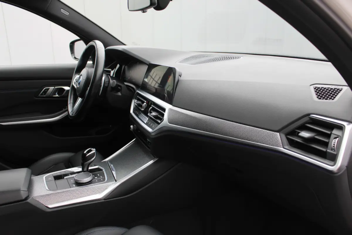 330e High Executive M-SPORT SHADOW PANORAMADAK MEMORY 360-CAMERA KEY-LESS CARPLAY TREKHAAK