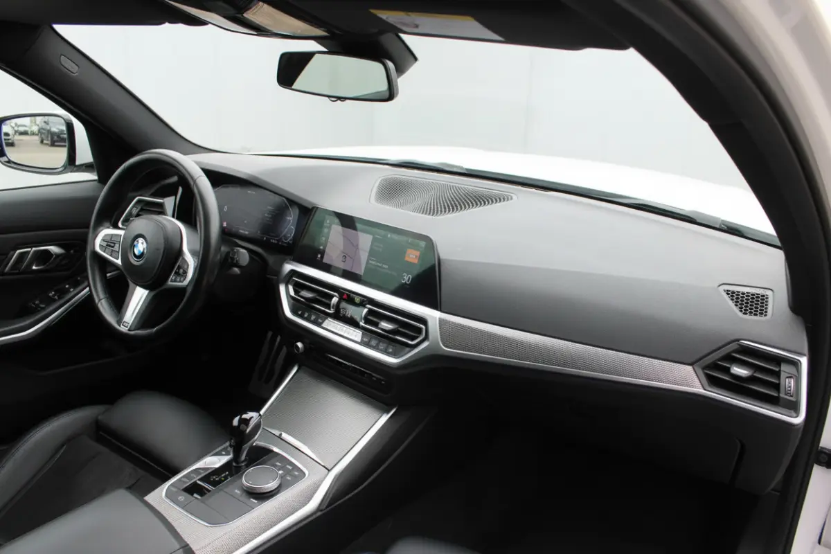 330e High Executive M-SPORT SHADOW PANORAMADAK MEMORY 360-CAMERA KEY-LESS CARPLAY TREKHAAK