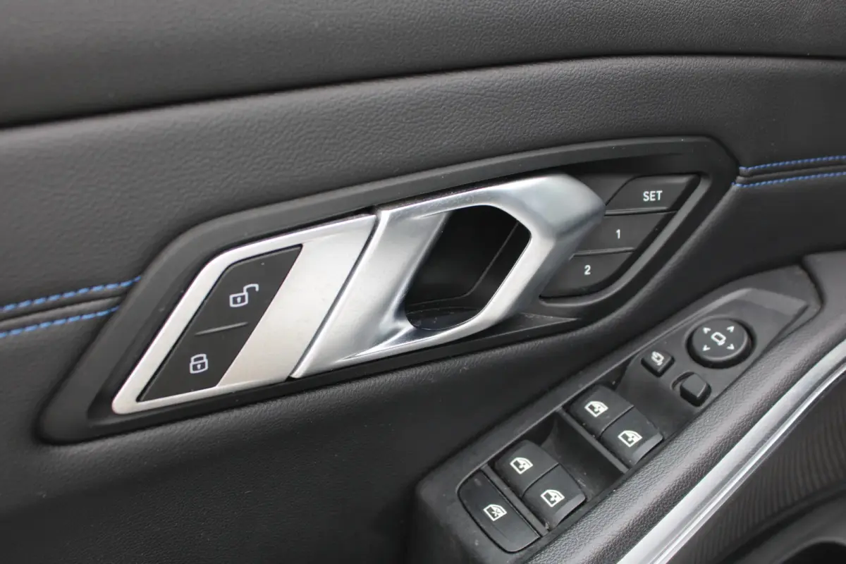 330e High Executive M-SPORT SHADOW PANORAMADAK MEMORY 360-CAMERA KEY-LESS CARPLAY TREKHAAK