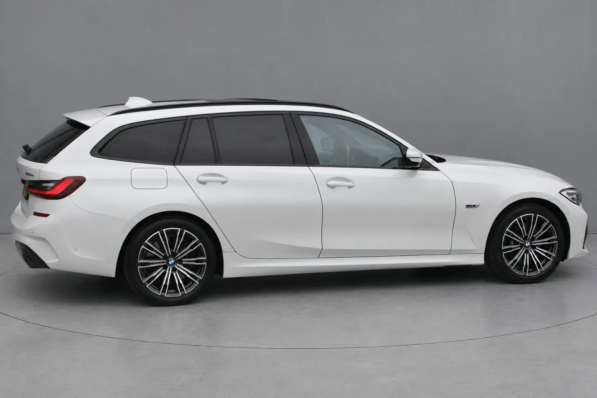 330e High Executive M-SPORT SHADOW PANORAMADAK MEMORY 360-CAMERA KEY-LESS CARPLAY TREKHAAK