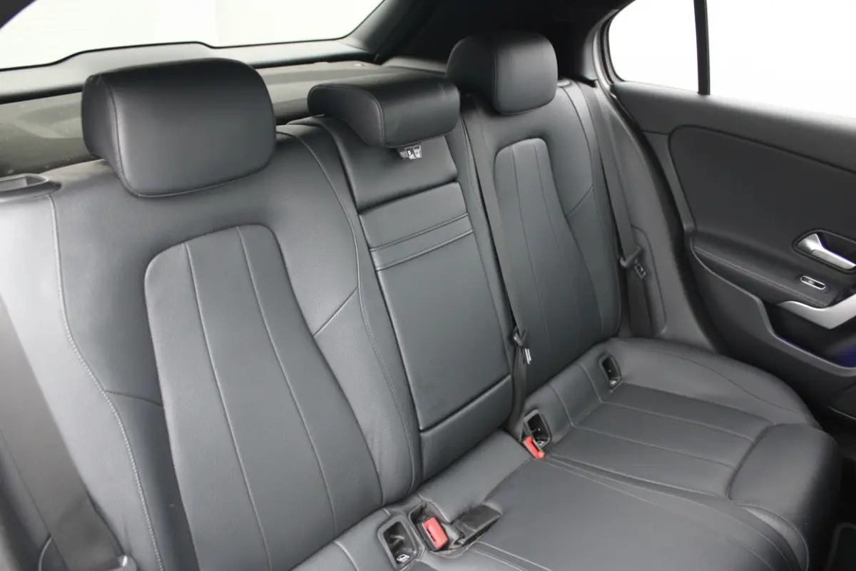 250e AUT8 Luxury Line (FACELIFT) LEDER SFEER NAVI TREKHAAK