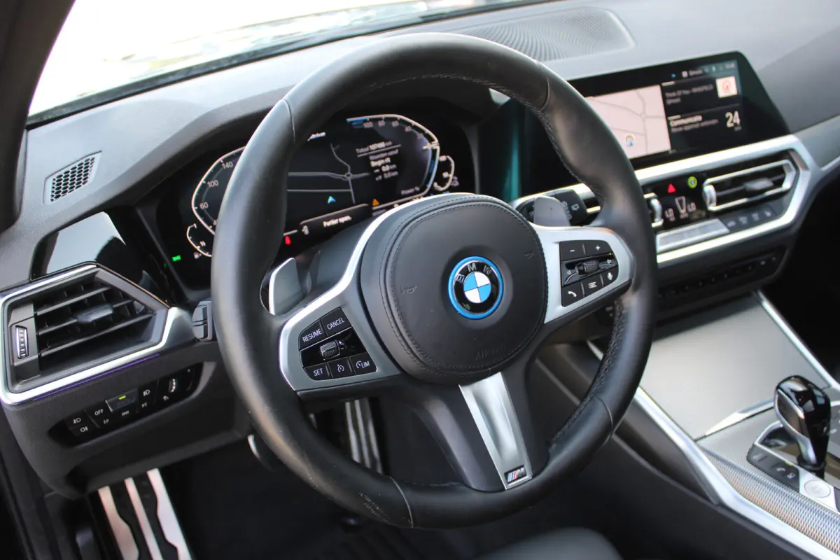 330e High Executive M-SPORT PANORAMADAK MEMORY KEY-LESS CAMERA CARPLAY