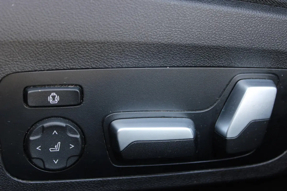 330e High Executive M-SPORT PANORAMADAK MEMORY KEY-LESS CAMERA CARPLAY