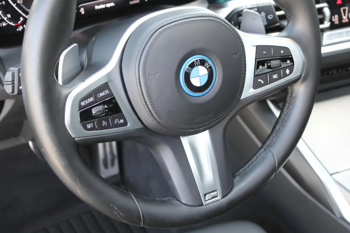 330e High Executive M-SPORT PANORAMADAK MEMORY KEY-LESS CAMERA CARPLAY