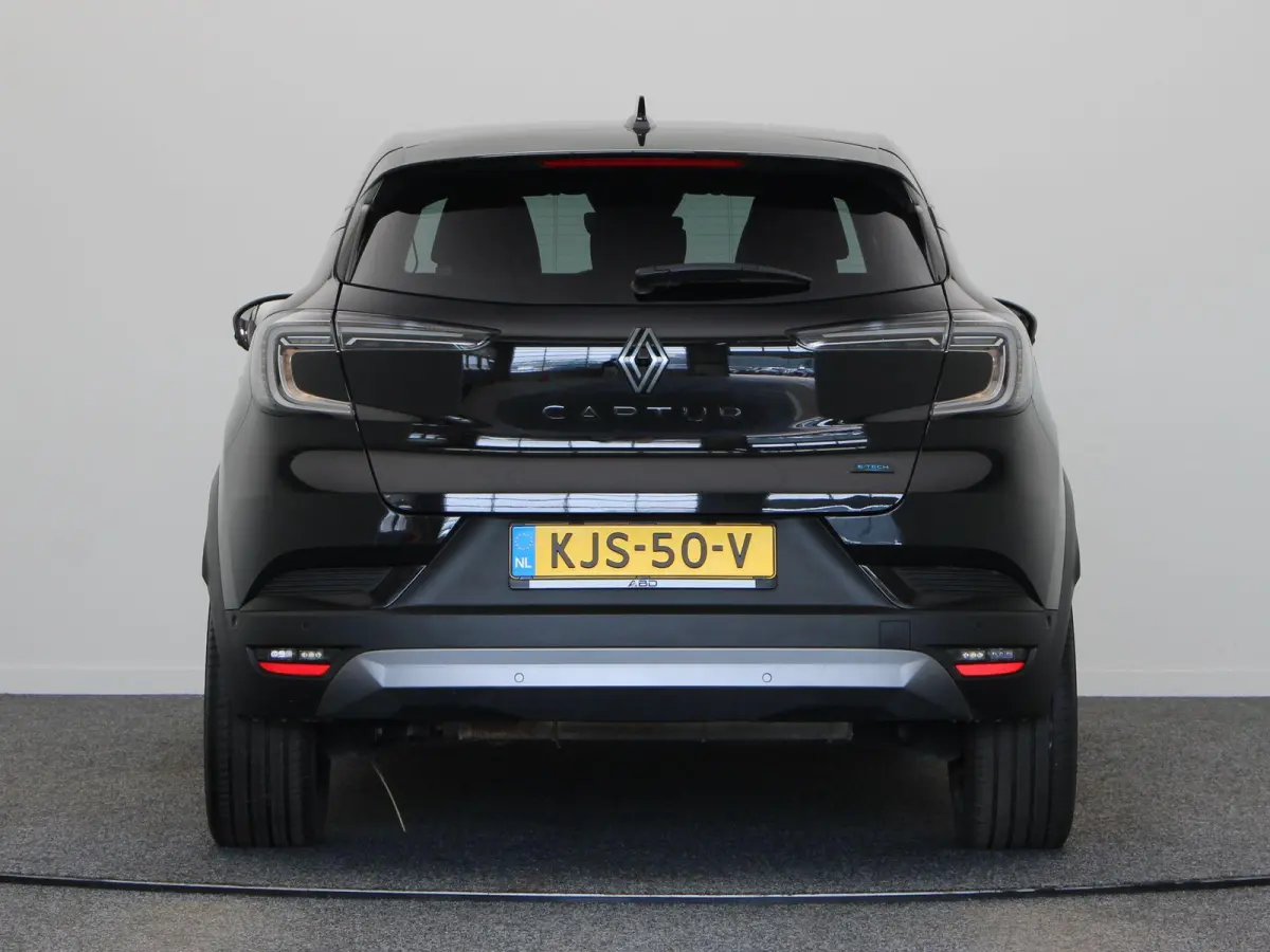 E-Tech full hybrid 145pk Esprit Alpine | Adaptive cruise control | Climate control | Stuurverwarming | Lichtmetalen velgen 19'' | Parkeersensoren Voor / Achter |
