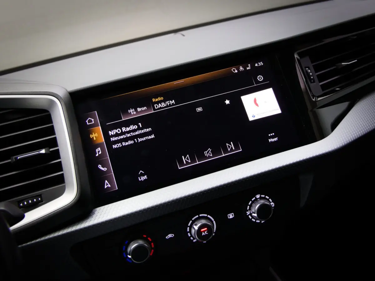 25 TFSI Sport (APPLE CARPLAY/ANDROID AUTO, CRUISE CONTROL, DIGITALE COCKPIT, BLUETOOTH, MULTIFUNCTIONEEL STUUR)