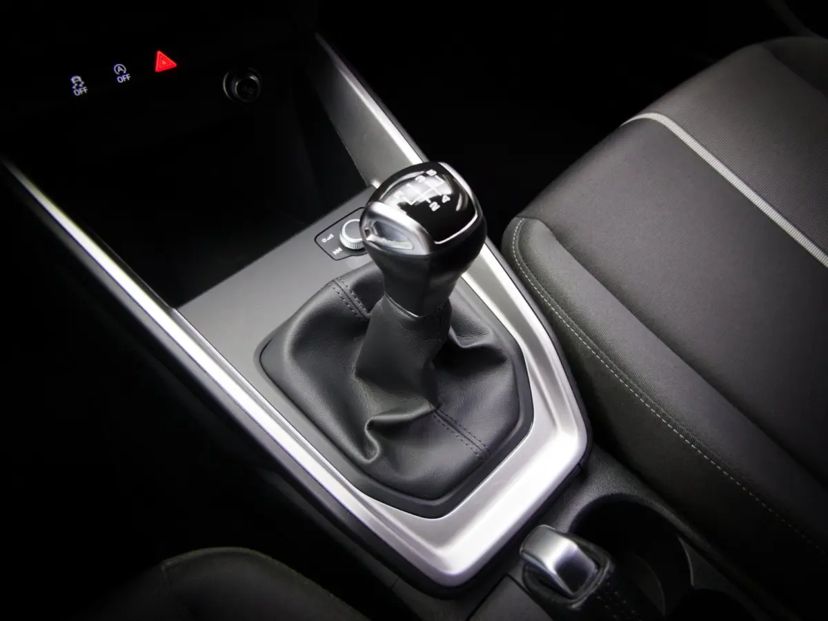 25 TFSI Sport (APPLE CARPLAY/ANDROID AUTO, CRUISE CONTROL, DIGITALE COCKPIT, BLUETOOTH, MULTIFUNCTIONEEL STUUR)