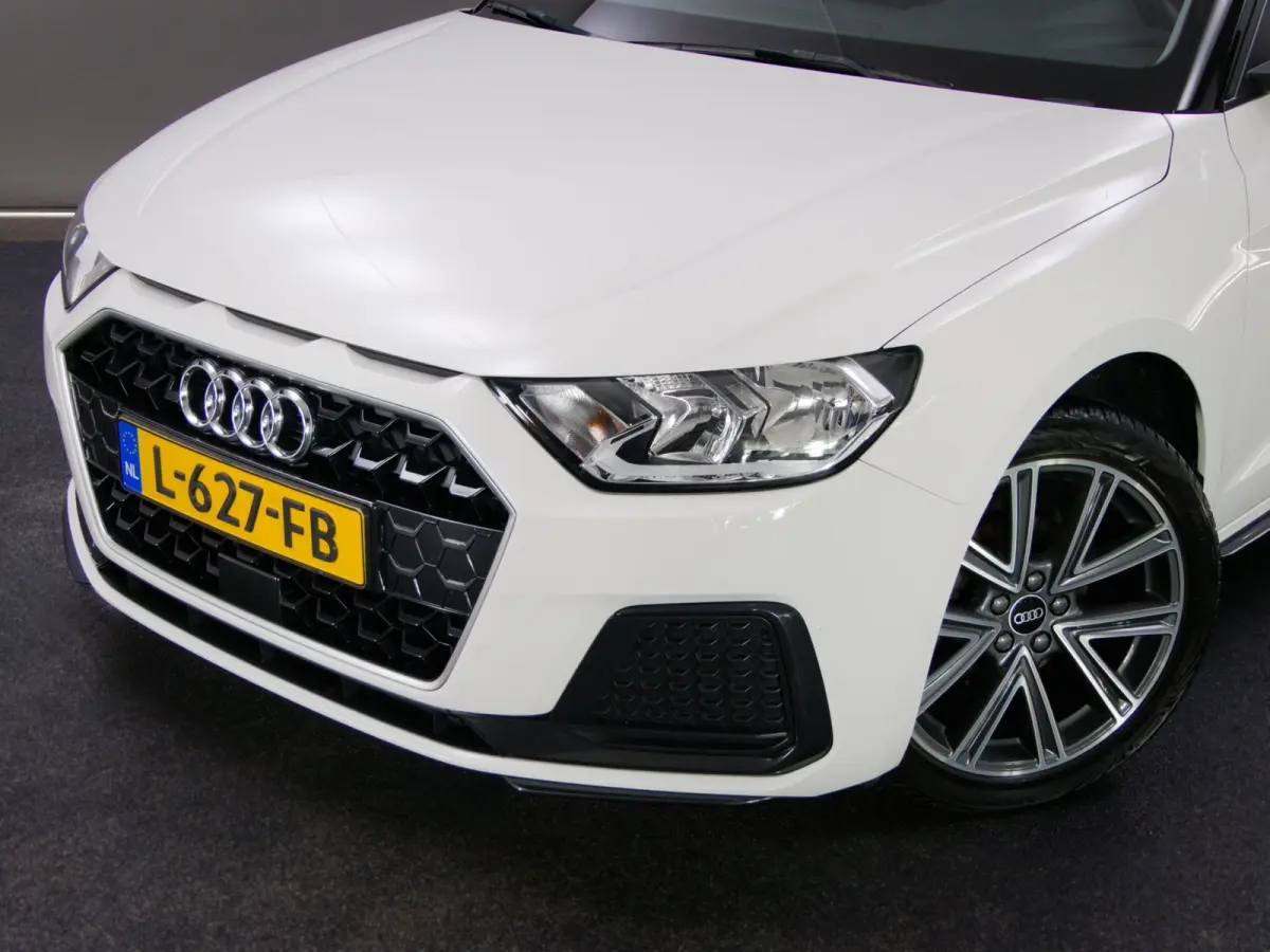 25 TFSI Sport (APPLE CARPLAY/ANDROID AUTO, CRUISE CONTROL, DIGITALE COCKPIT, BLUETOOTH, MULTIFUNCTIONEEL STUUR)