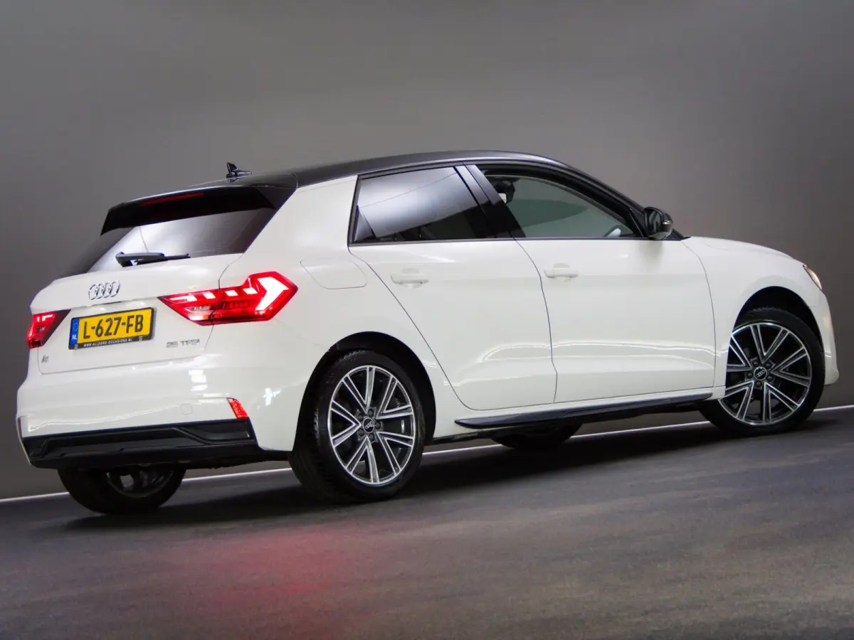 25 TFSI Sport (APPLE CARPLAY/ANDROID AUTO, CRUISE CONTROL, DIGITALE COCKPIT, BLUETOOTH, MULTIFUNCTIONEEL STUUR)