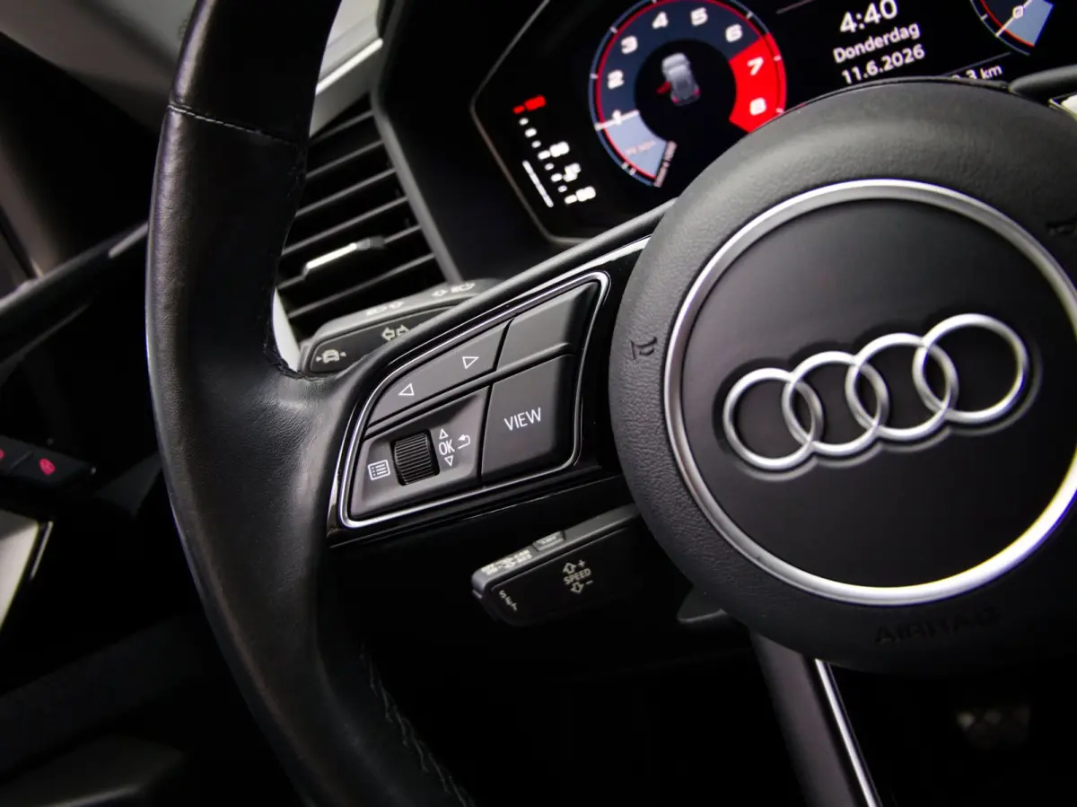 25 TFSI Sport (APPLE CARPLAY/ANDROID AUTO, CRUISE CONTROL, DIGITALE COCKPIT, BLUETOOTH, MULTIFUNCTIONEEL STUUR)