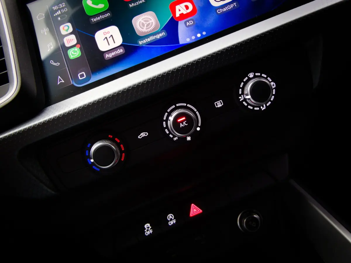 25 TFSI Sport (APPLE CARPLAY/ANDROID AUTO, CRUISE CONTROL, DIGITALE COCKPIT, BLUETOOTH, MULTIFUNCTIONEEL STUUR)