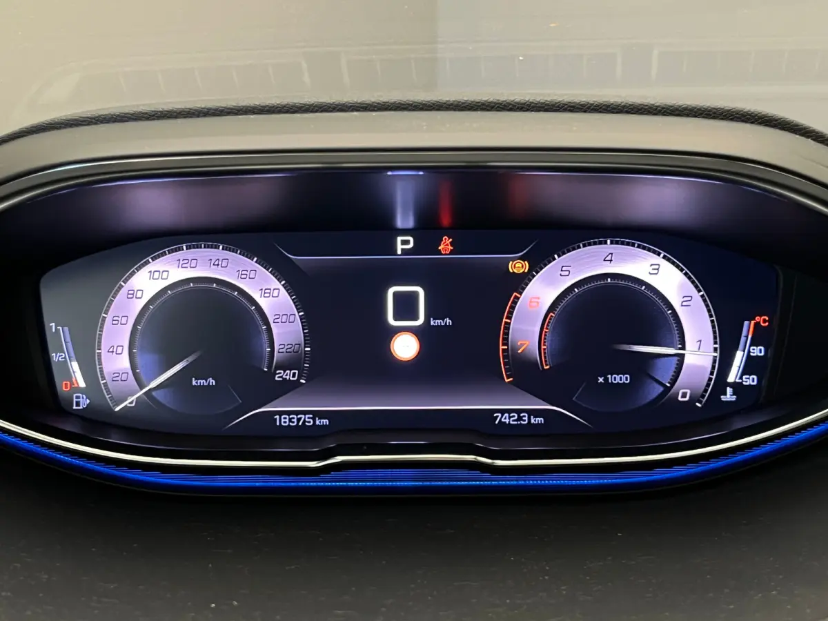 1.2 PureTech Blue Lease GT VOL!! | Panorama Dak | Alcantara stoelen met elek. verstelling en Massage | Stoelverwarming | Elek. Achterklep | Adaptieve Cruise | Carplay | Apple Carplay/Android