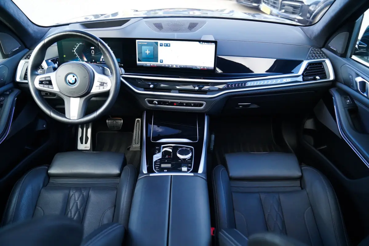 XDrive50e High Executive | X5M Kuipstoelen | Driving assistant Prof | HuD | Dravit Grau | Luchtvering | Stoelverkoeling |