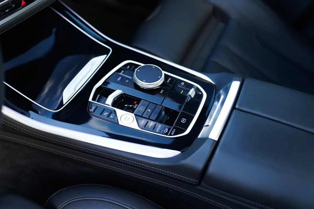 XDrive50e High Executive | X5M Kuipstoelen | Driving assistant Prof | HuD | Dravit Grau | Luchtvering | Stoelverkoeling |