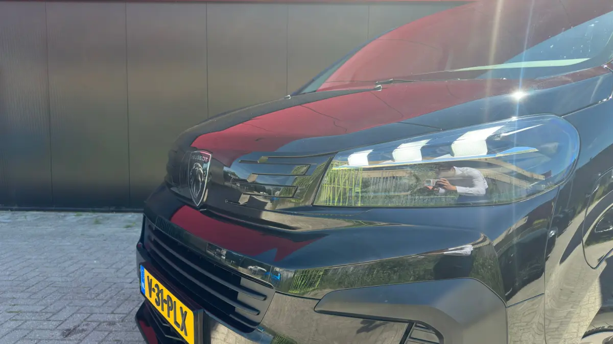 EV L3 DC 75 kWh | Achteruitrij Camera | Apple Carplay / Android Auto | Adaptieve Cruise Control | Navigatie | Dubbele Schuifdeur | Leder | Stoelmassage | Stoelverwarming | | Achterbank 3-per