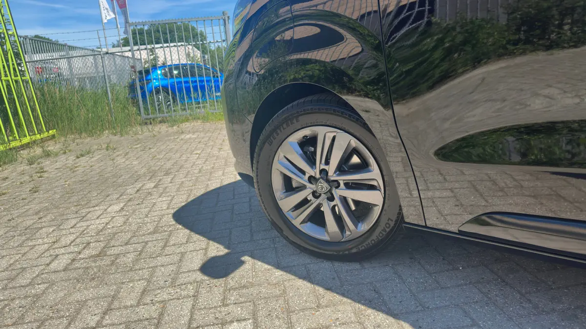 EV L3 DC 75 kWh | Achteruitrij Camera | Apple Carplay / Android Auto | Adaptieve Cruise Control | Navigatie | Dubbele Schuifdeur | Leder | Stoelmassage | Stoelverwarming | | Achterbank 3-per