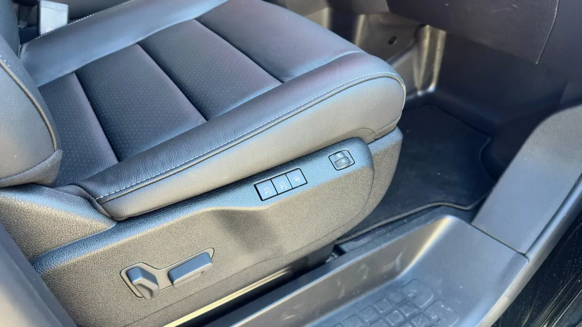 EV L3 DC 75 kWh | Achteruitrij Camera | Apple Carplay / Android Auto | Adaptieve Cruise Control | Navigatie | Dubbele Schuifdeur | Leder | Stoelmassage | Stoelverwarming | | Achterbank 3-per
