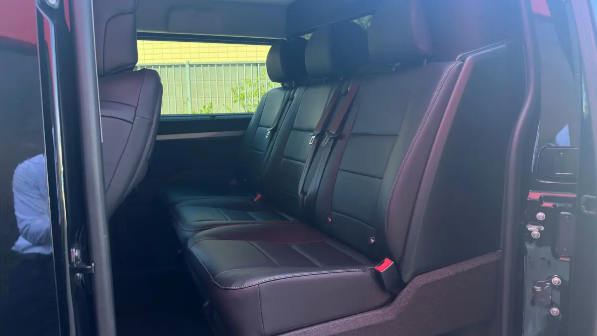 EV L3 DC 75 kWh | Achteruitrij Camera | Apple Carplay / Android Auto | Adaptieve Cruise Control | Navigatie | Dubbele Schuifdeur | Leder | Stoelmassage | Stoelverwarming | | Achterbank 3-per