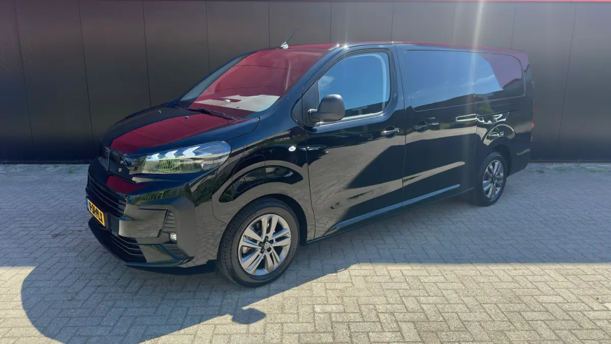 EV L3 DC 75 kWh | Achteruitrij Camera | Apple Carplay / Android Auto | Adaptieve Cruise Control | Navigatie | Dubbele Schuifdeur | Leder | Stoelmassage | Stoelverwarming | | Achterbank 3-per