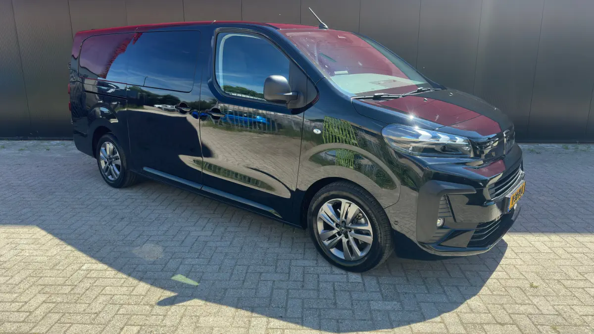 EV L3 DC 75 kWh | Achteruitrij Camera | Apple Carplay / Android Auto | Adaptieve Cruise Control | Navigatie | Dubbele Schuifdeur | Leder | Stoelmassage | Stoelverwarming | | Achterbank 3-per