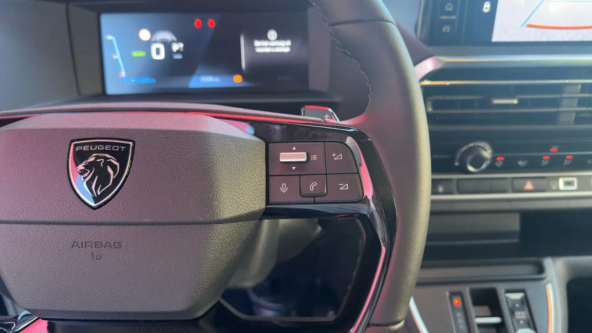 EV L3 DC 75 kWh | Achteruitrij Camera | Apple Carplay / Android Auto | Adaptieve Cruise Control | Navigatie | Dubbele Schuifdeur | Leder | Stoelmassage | Stoelverwarming | | Achterbank 3-per