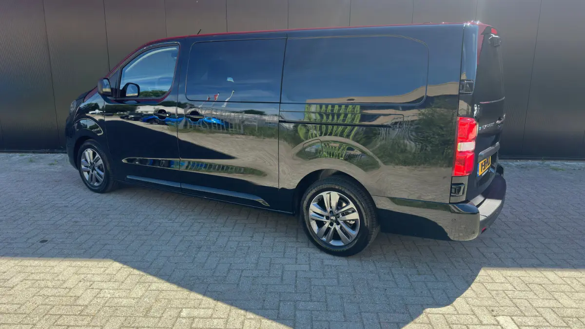 EV L3 DC 75 kWh | Achteruitrij Camera | Apple Carplay / Android Auto | Adaptieve Cruise Control | Navigatie | Dubbele Schuifdeur | Leder | Stoelmassage | Stoelverwarming | | Achterbank 3-per