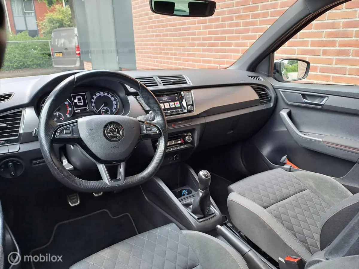 1.0 TSI Sport Business