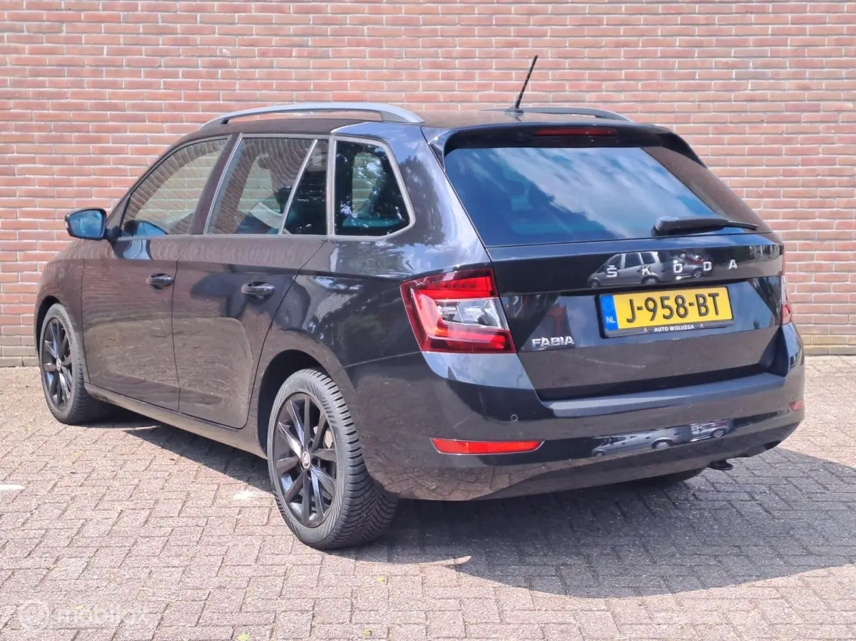 1.0 TSI Sport Business