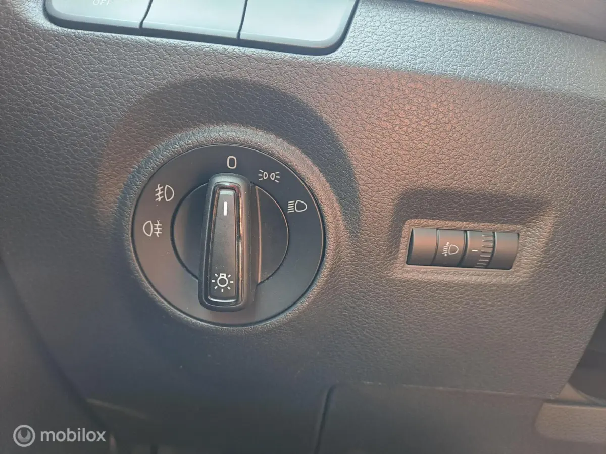 1.0 TSI Sport Business