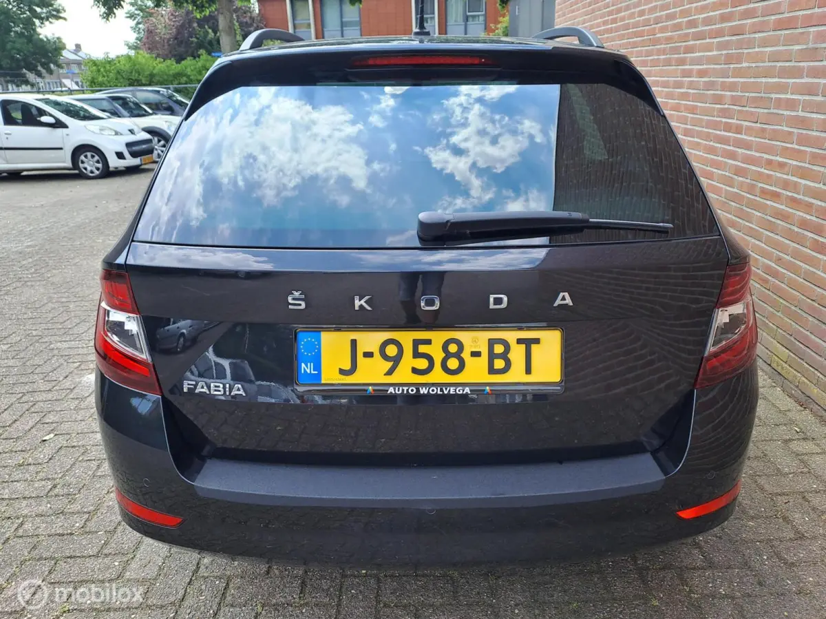 1.0 TSI Sport Business