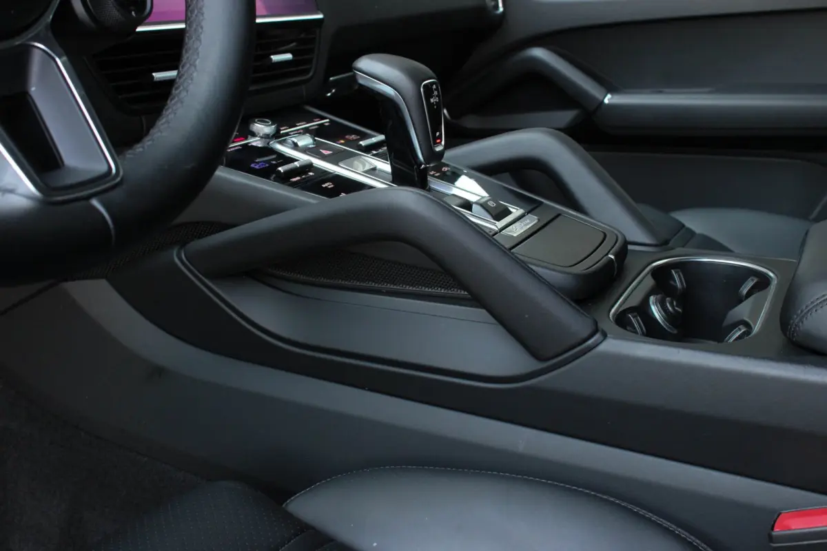 3.0 E-Hybrid FULL BLACK / PANO-DAK / SPORT CHRONO / LUCHTVERING / TREKHAAK / NAVIGATIE/ONDERHOUDSHISTORY / CARPLAY