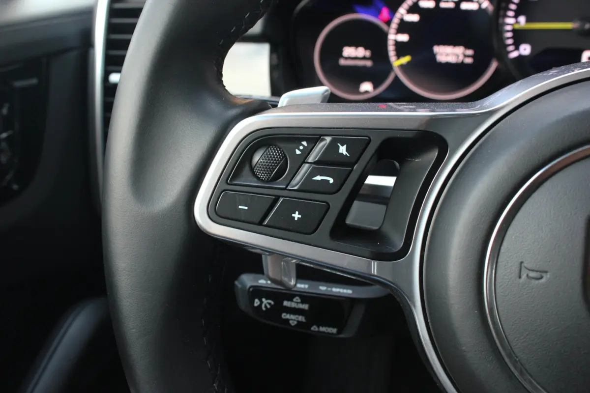 3.0 E-Hybrid FULL BLACK / PANO-DAK / SPORT CHRONO / LUCHTVERING / TREKHAAK / NAVIGATIE/ONDERHOUDSHISTORY / CARPLAY
