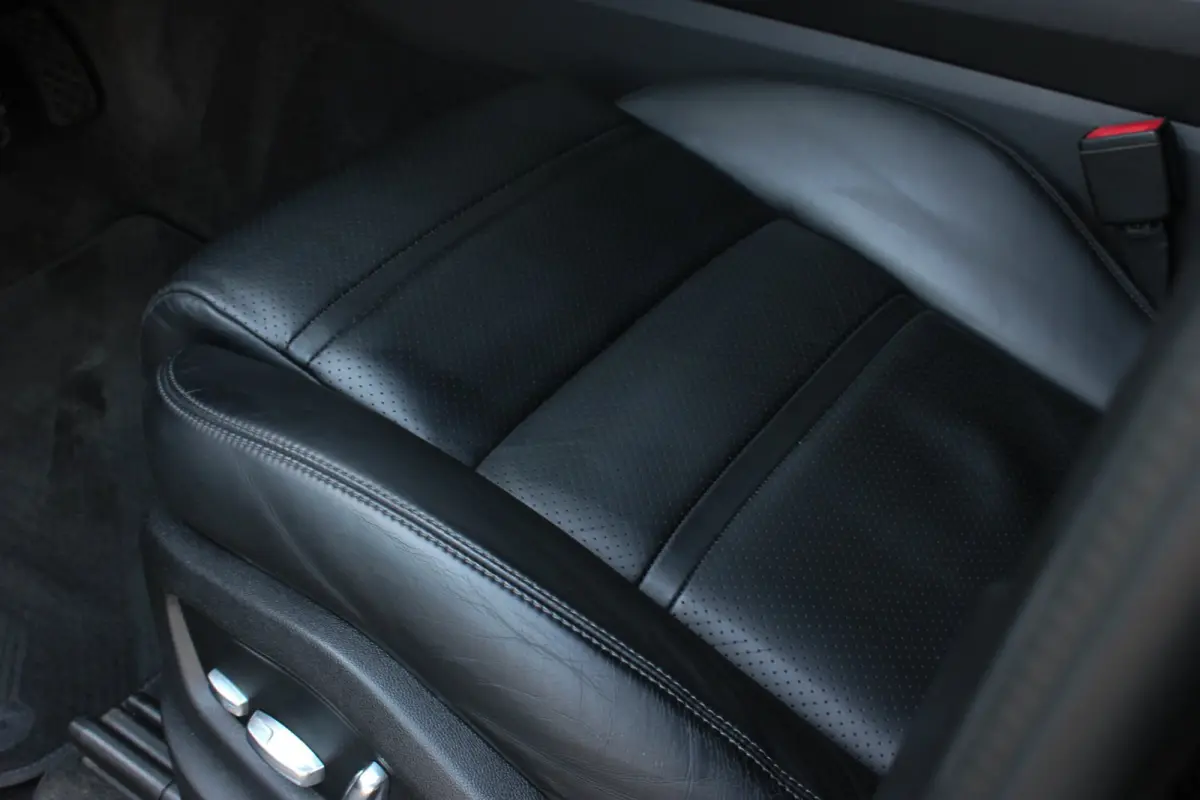 3.0 E-Hybrid FULL BLACK / PANO-DAK / SPORT CHRONO / LUCHTVERING / TREKHAAK / NAVIGATIE/ONDERHOUDSHISTORY / CARPLAY