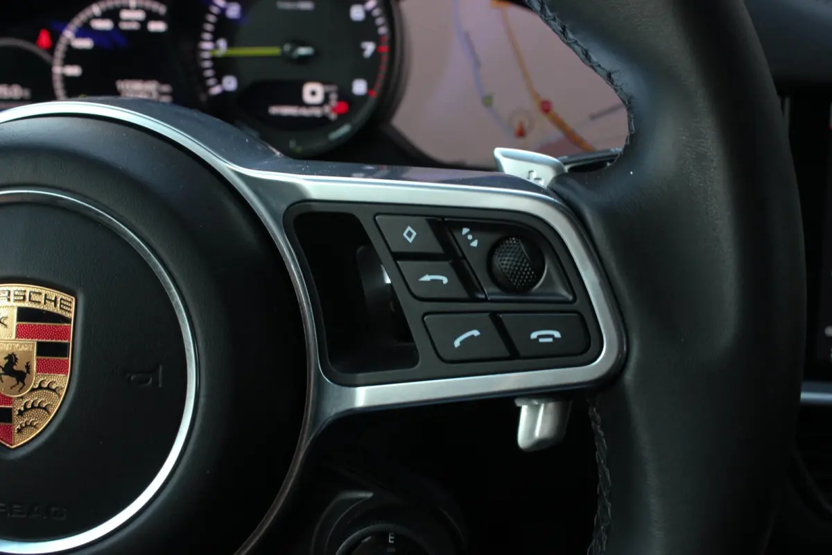 3.0 E-Hybrid FULL BLACK / PANO-DAK / SPORT CHRONO / LUCHTVERING / TREKHAAK / NAVIGATIE/ONDERHOUDSHISTORY / CARPLAY