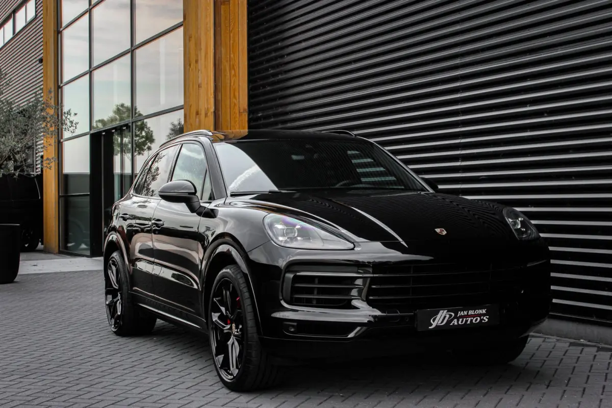 3.0 E-Hybrid FULL BLACK / PANO-DAK / SPORT CHRONO / LUCHTVERING / TREKHAAK / NAVIGATIE/ONDERHOUDSHISTORY / CARPLAY