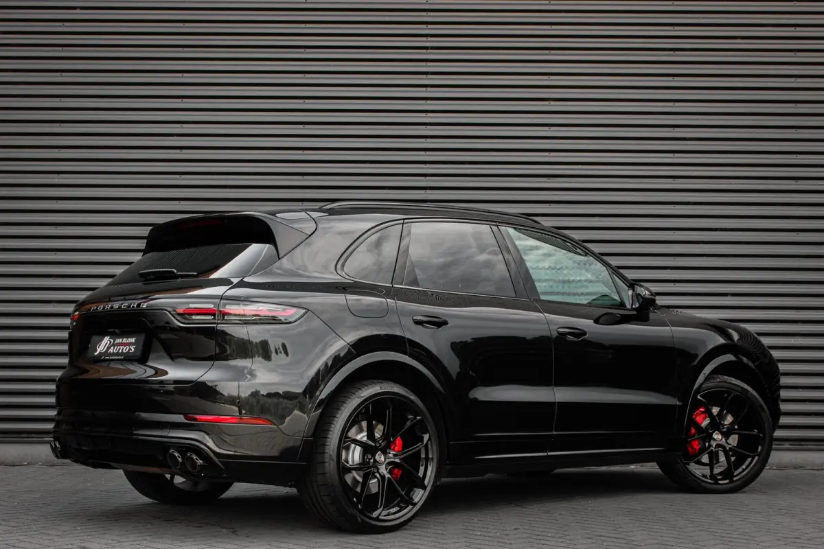 3.0 E-Hybrid FULL BLACK / PANO-DAK / SPORT CHRONO / LUCHTVERING / TREKHAAK / NAVIGATIE/ONDERHOUDSHISTORY / CARPLAY