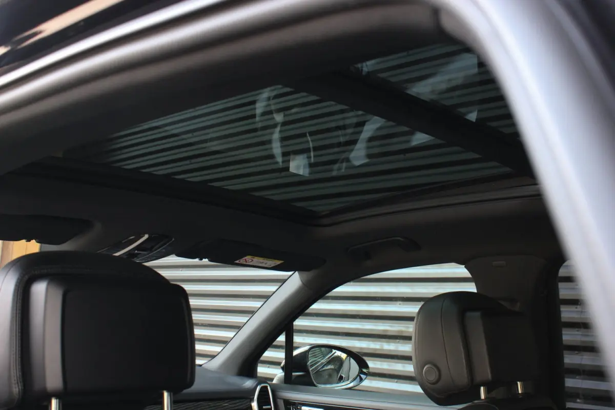 3.0 E-Hybrid FULL BLACK / PANO-DAK / SPORT CHRONO / LUCHTVERING / TREKHAAK / NAVIGATIE/ONDERHOUDSHISTORY / CARPLAY