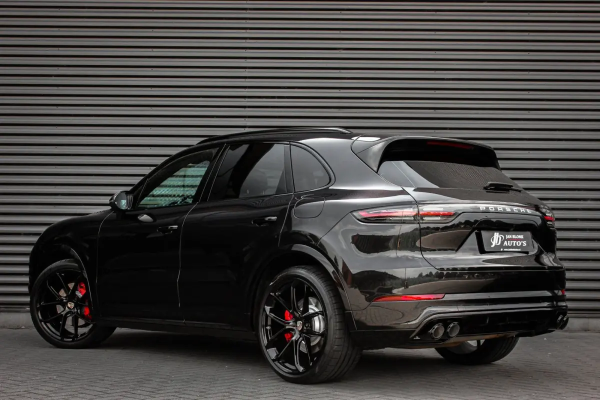 3.0 E-Hybrid FULL BLACK / PANO-DAK / SPORT CHRONO / LUCHTVERING / TREKHAAK / NAVIGATIE/ONDERHOUDSHISTORY / CARPLAY