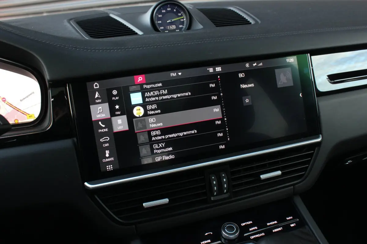 3.0 E-Hybrid FULL BLACK / PANO-DAK / SPORT CHRONO / LUCHTVERING / TREKHAAK / NAVIGATIE/ONDERHOUDSHISTORY / CARPLAY