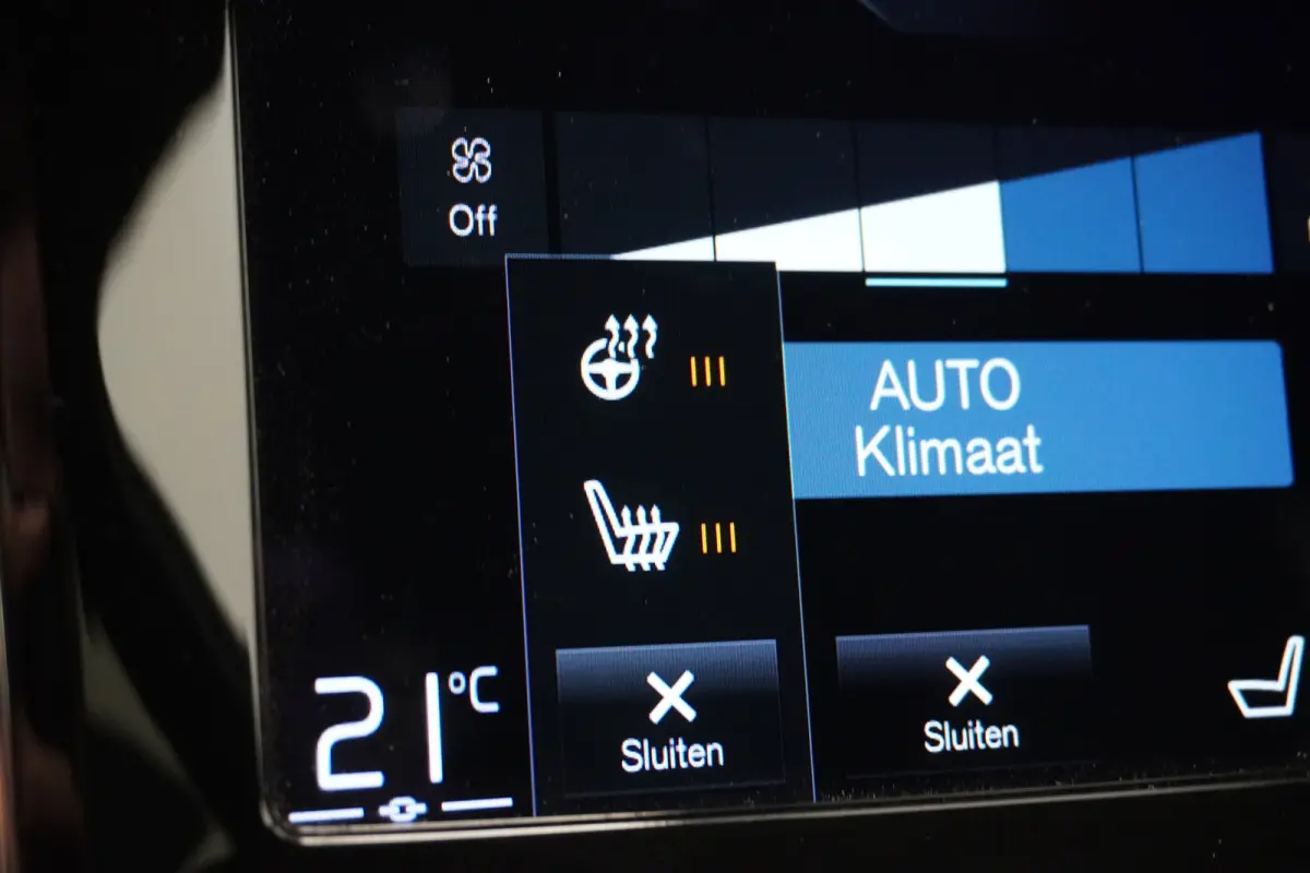 2.0 T6 Recharge 340PK AWD R-Design 12MND Garantie | Camera | Memory | Stoel & Stuur verw. | €29.900,- incl. BTW