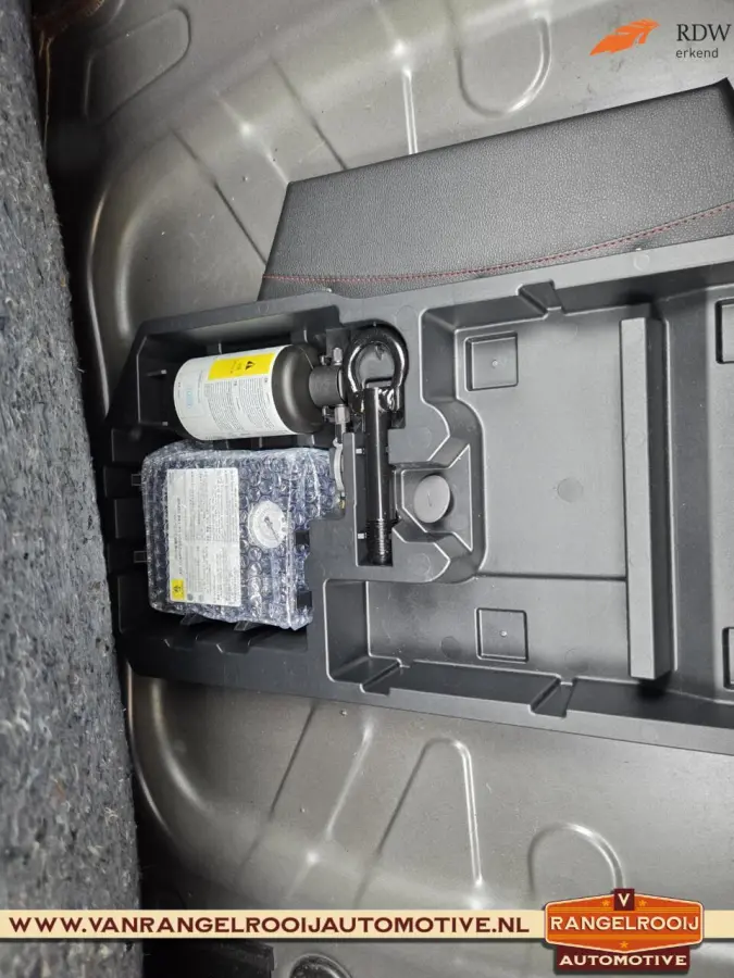 1.0 VVT-i Pulse, ACC, stoelverw., clima, camera, 17" lmv