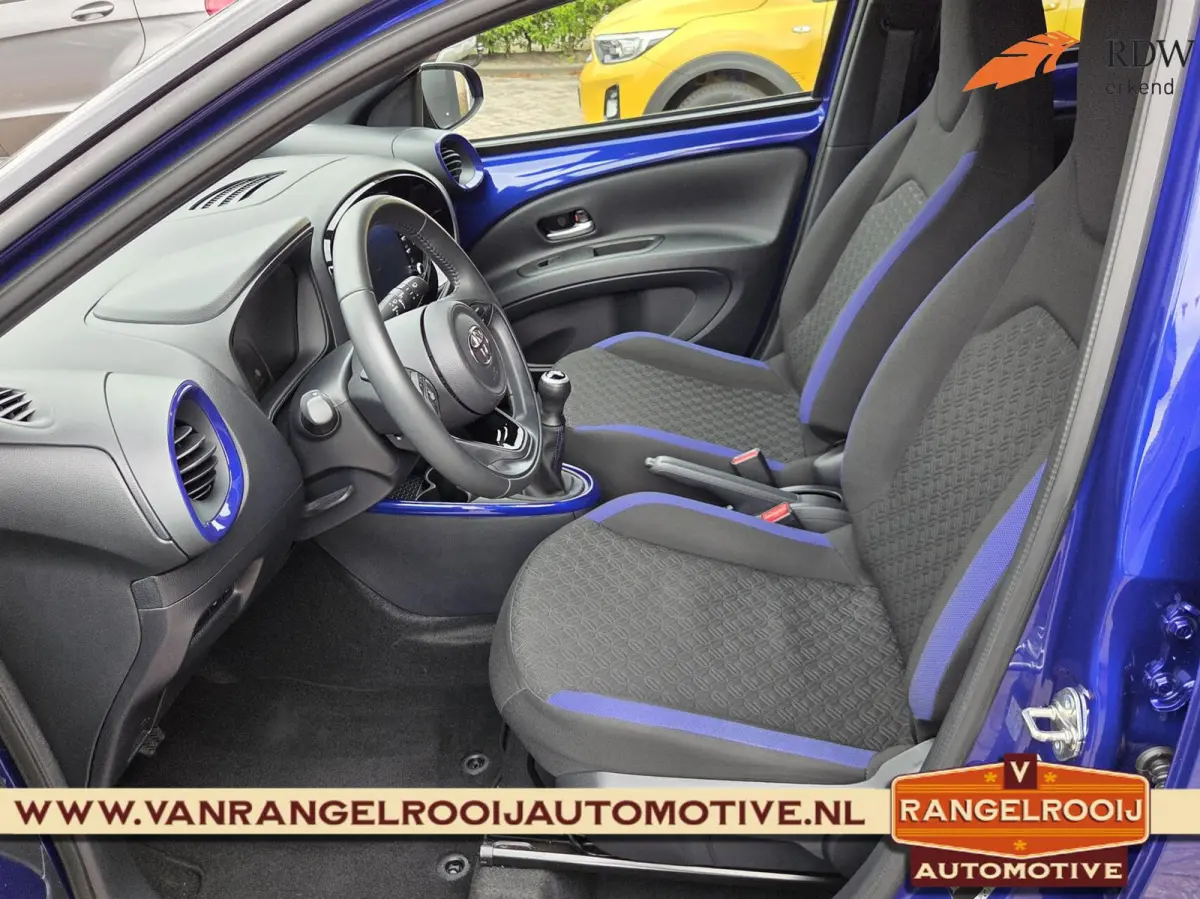 1.0 VVT-i Pulse, ACC, stoelverw., clima, camera, 17" lmv