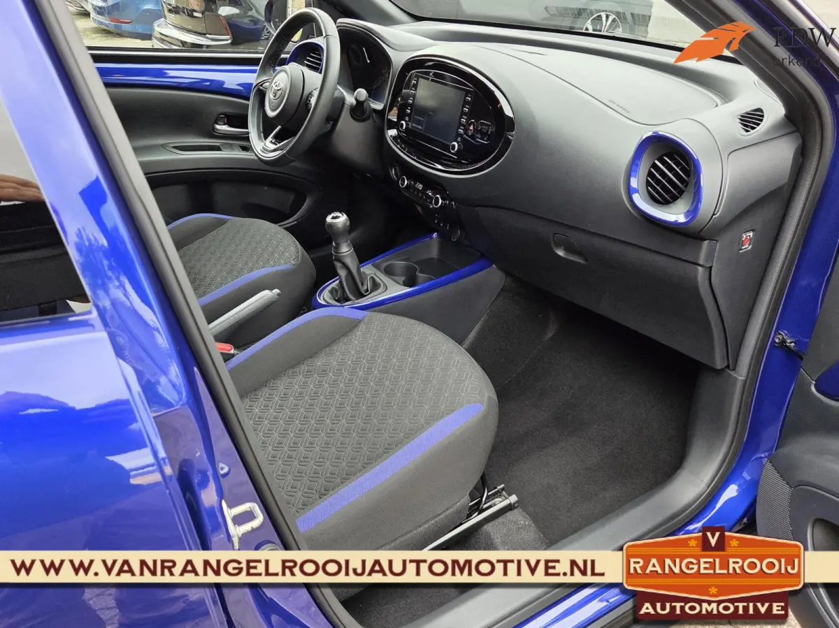1.0 VVT-i Pulse, ACC, stoelverw., clima, camera, 17" lmv