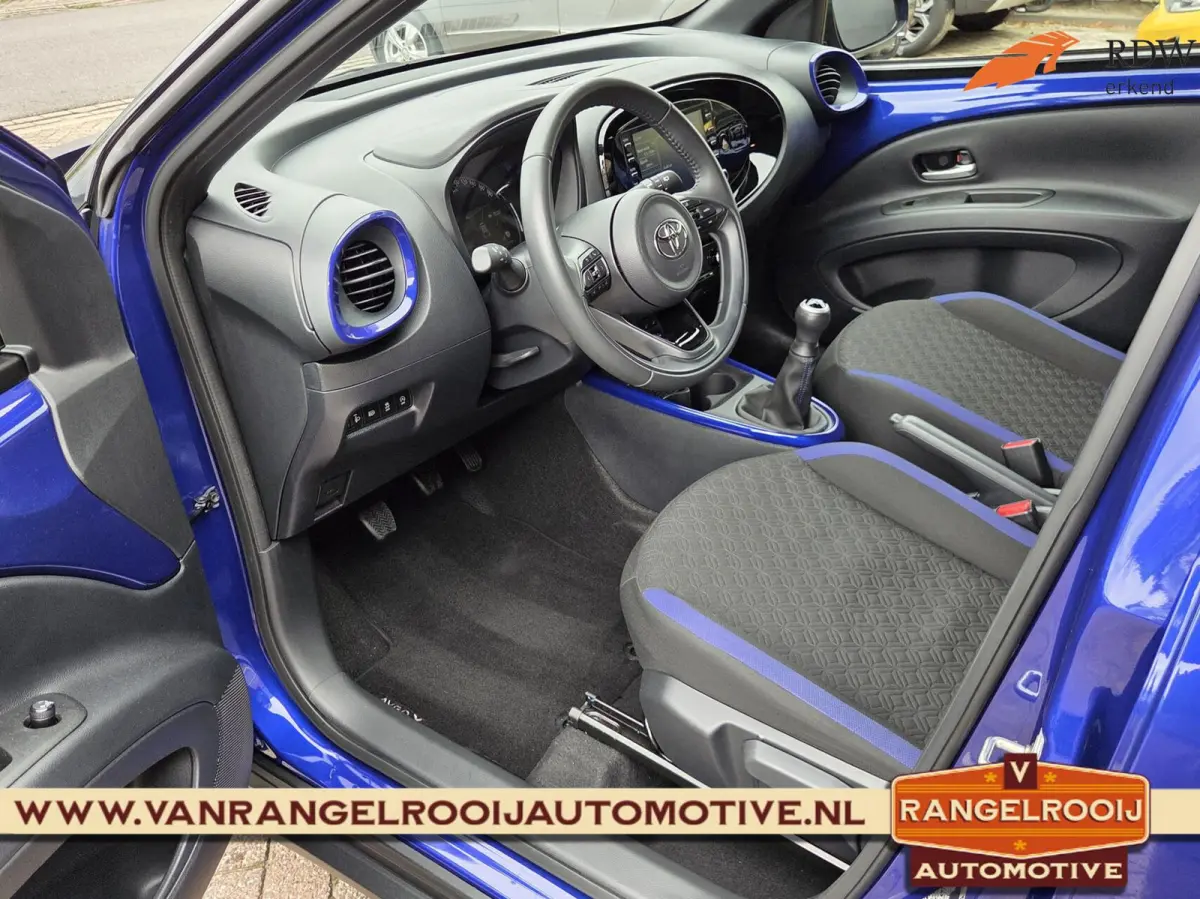 1.0 VVT-i Pulse, ACC, stoelverw., clima, camera, 17" lmv