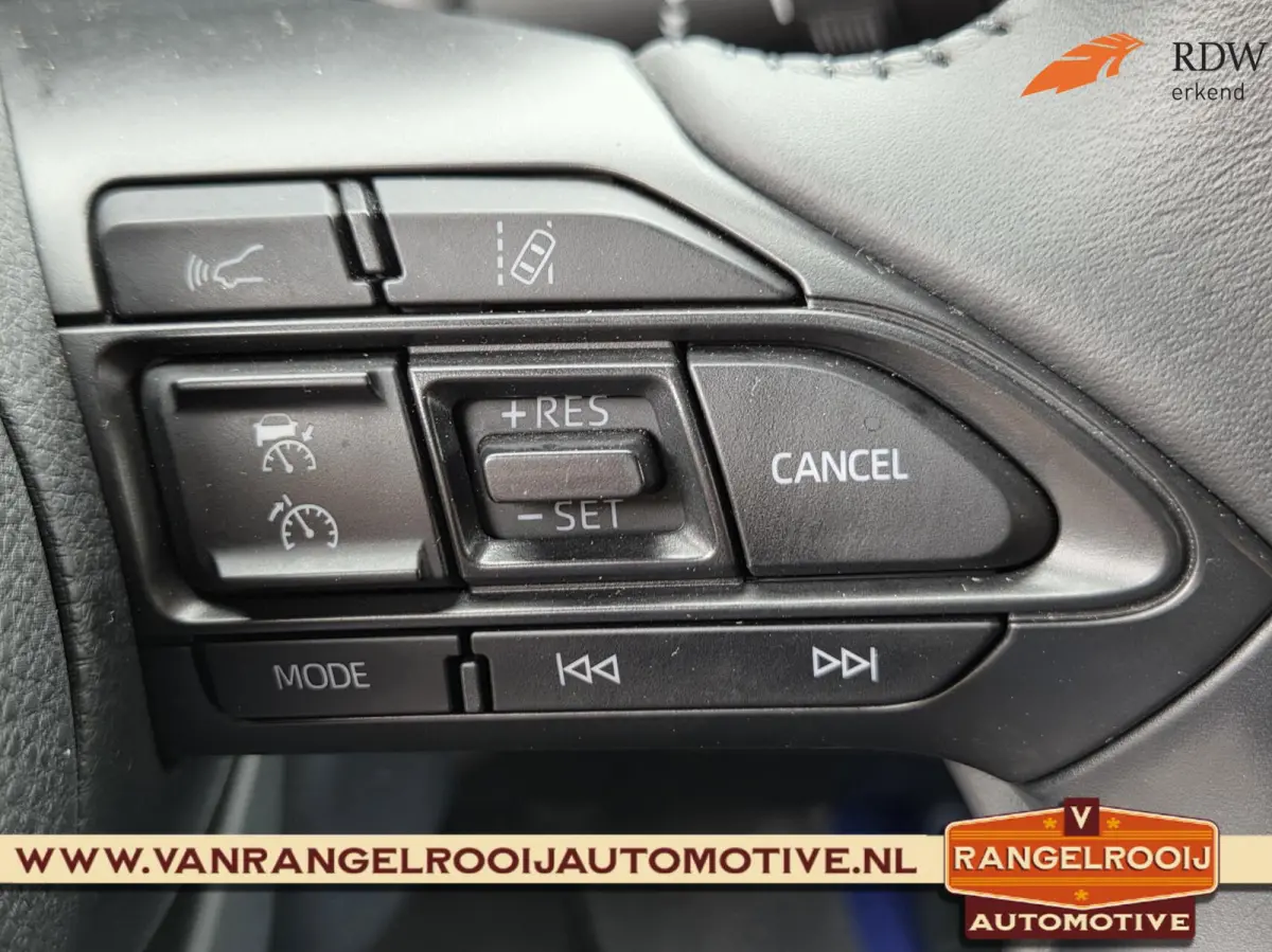 1.0 VVT-i Pulse, ACC, stoelverw., clima, camera, 17" lmv