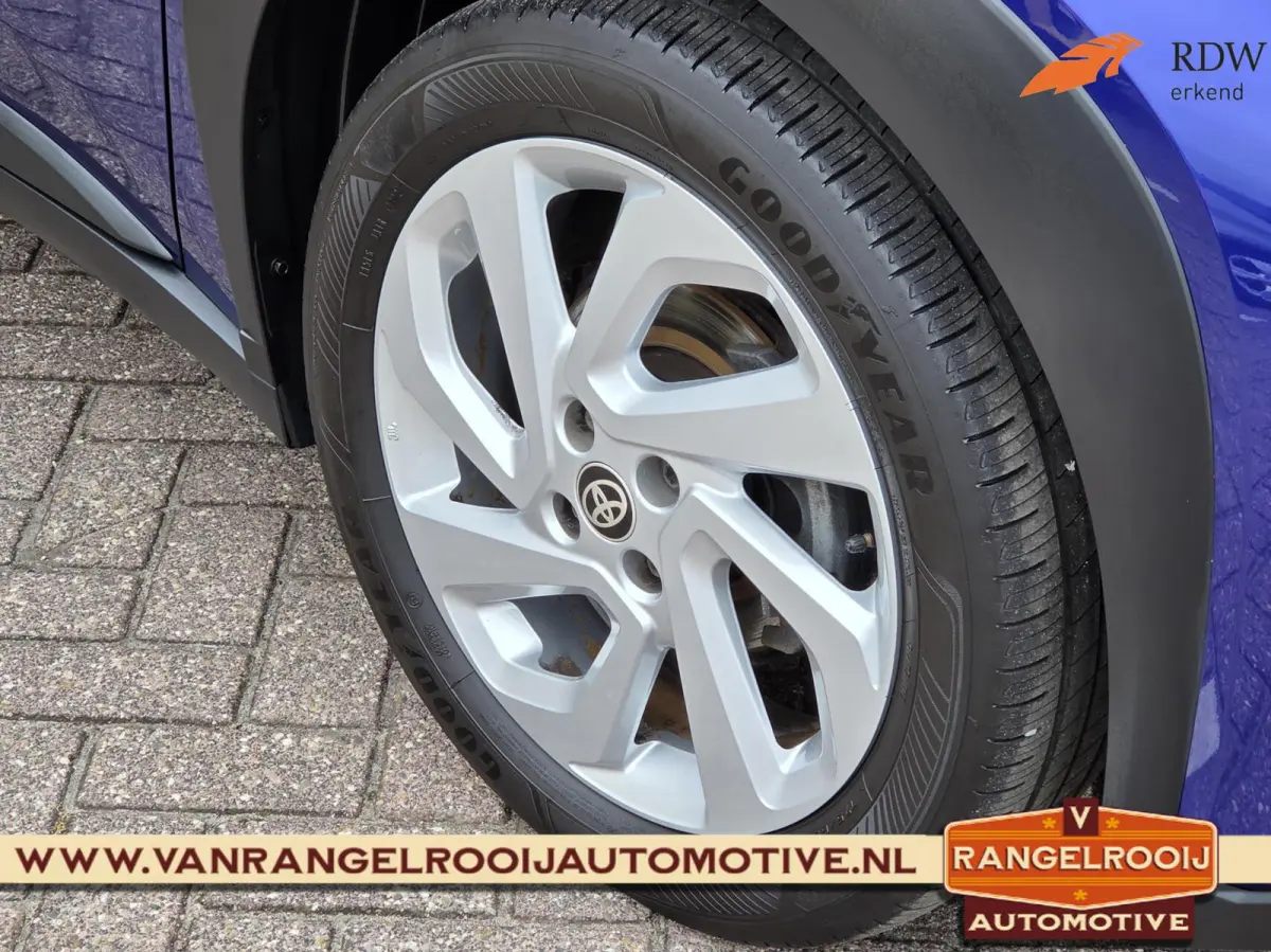 1.0 VVT-i Pulse, ACC, stoelverw., clima, camera, 17" lmv