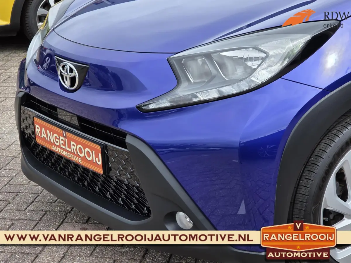 1.0 VVT-i Pulse, ACC, stoelverw., clima, camera, 17" lmv